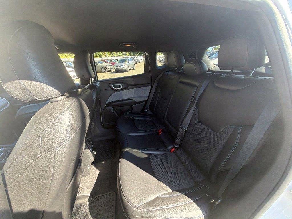 Used 2024 Jeep Compass Latitude AWD/4WD image 7