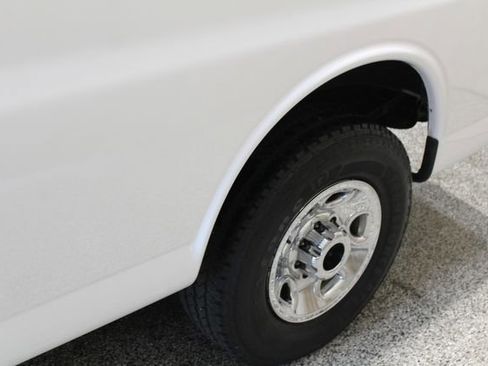 Used 2014 GMC Savana 3500 image 28