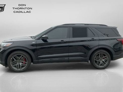 Used 2025 Ford Explorer ST-Line w/ Premium Package RWD image 2
