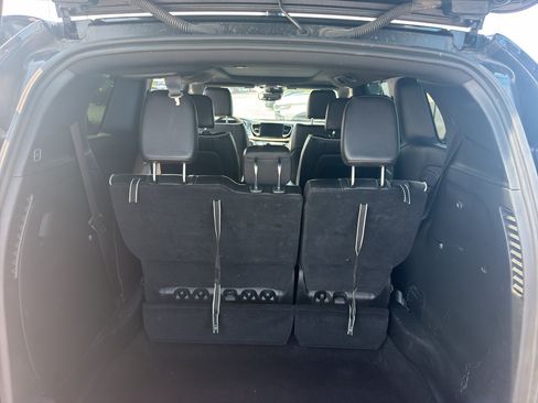 Used 2025 Chrysler Pacifica Limited FWD image 11