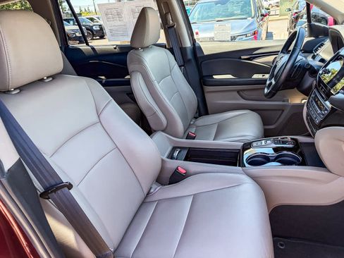 Used 2019 Honda Pilot Touring image 16
