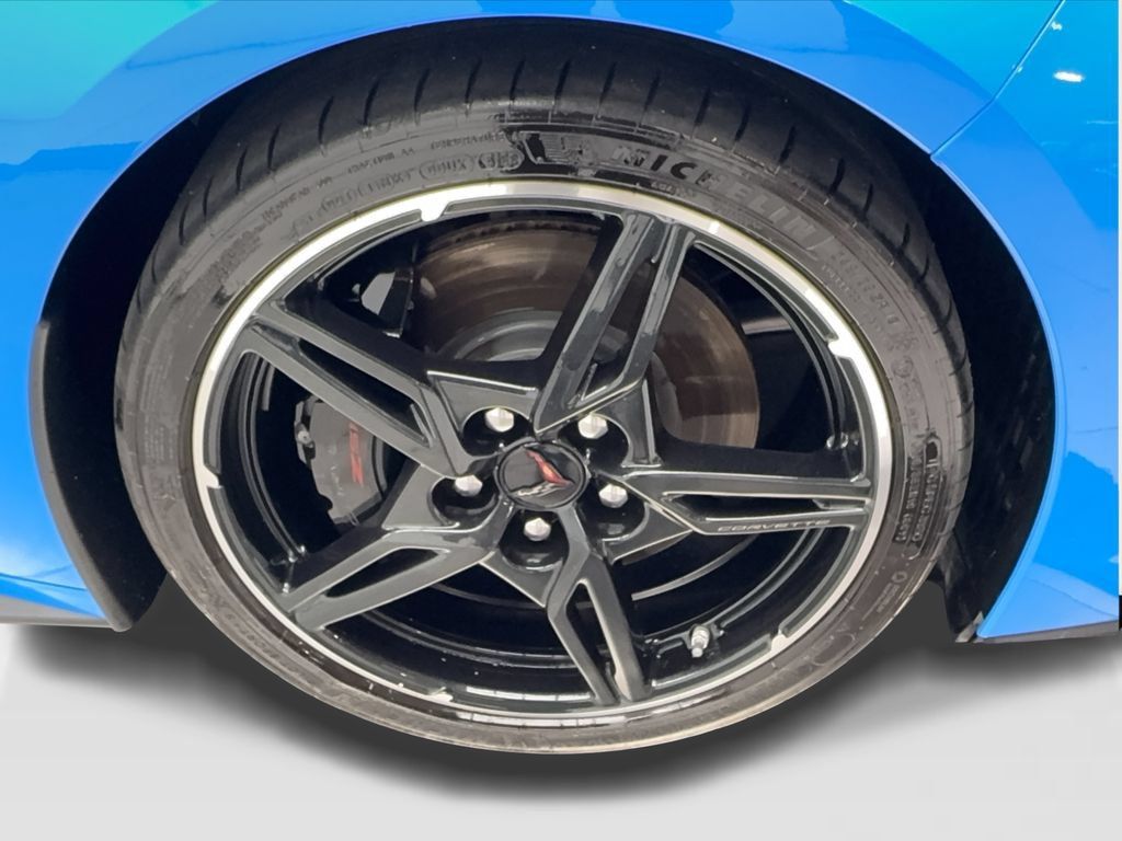 Used 2023 Chevrolet Corvette Stingray Convertible w/ Z51 Performance Package RWD image 19