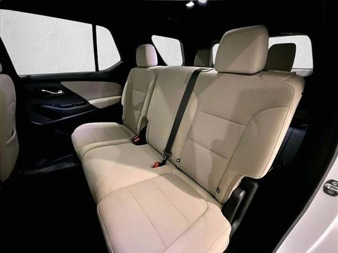 Used 2022 Chevrolet Traverse LS FWD image 28
