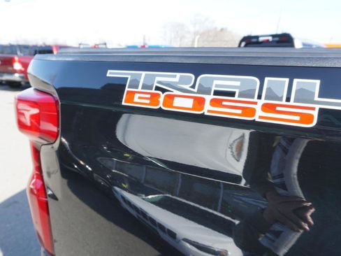 Used 2021 Chevrolet Silverado 1500 LT Trail Boss w/ Convenience Package II image 7