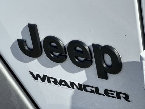 Used 2022 Jeep Wrangler Sport S image 10