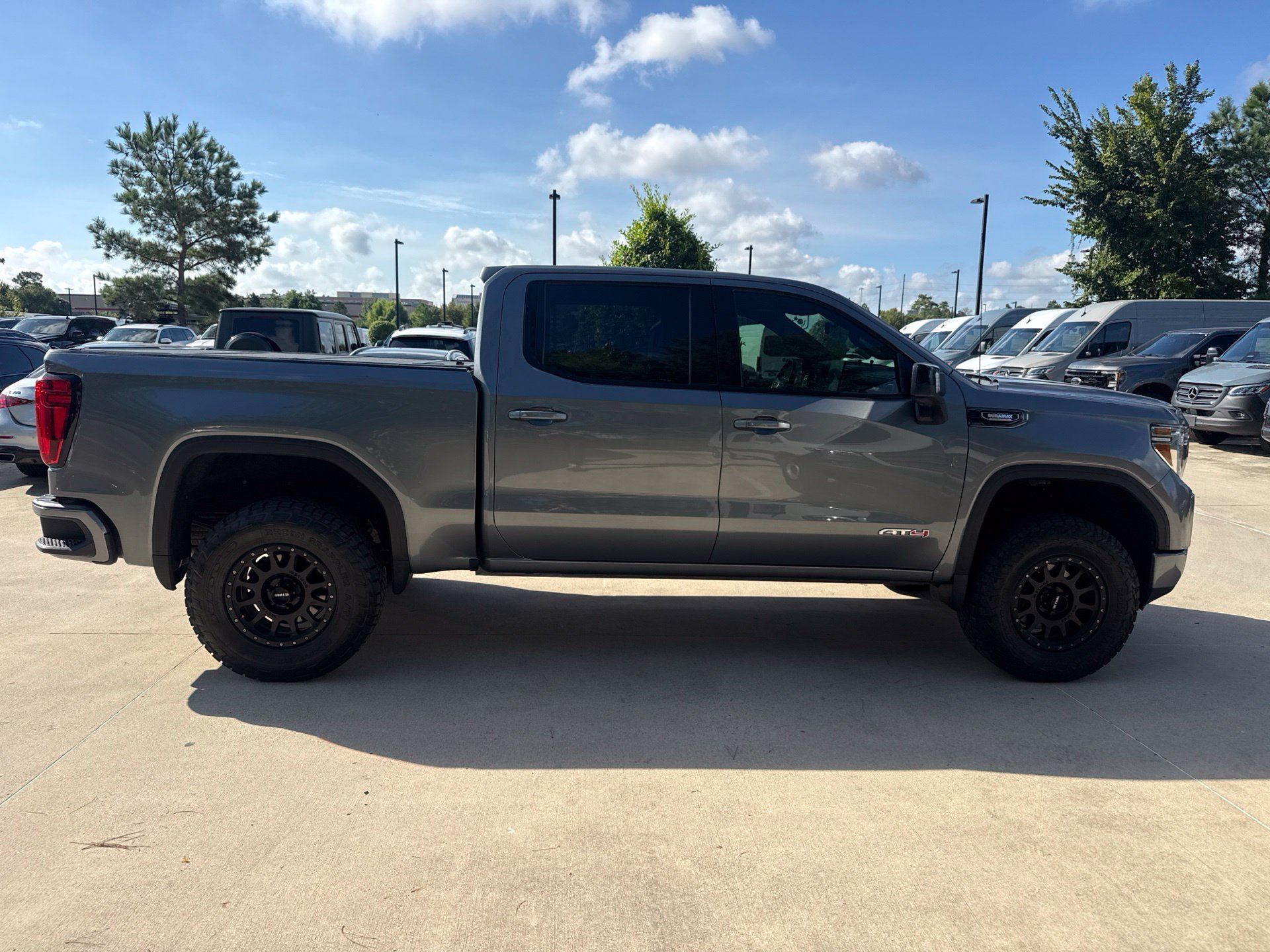Used 2020 GMC Sierra 1500 AT4 w/ AT4 Premium Package AWD/4WD image 3