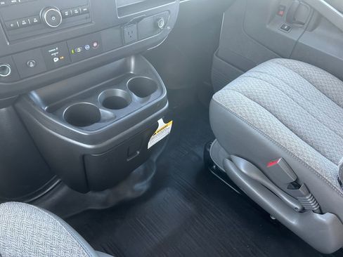 New 2024 Chevrolet Express 3500 Work Van w/ Power Convenience Package image 18