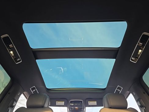 Used 2023 Land Rover Range Rover SE image 23