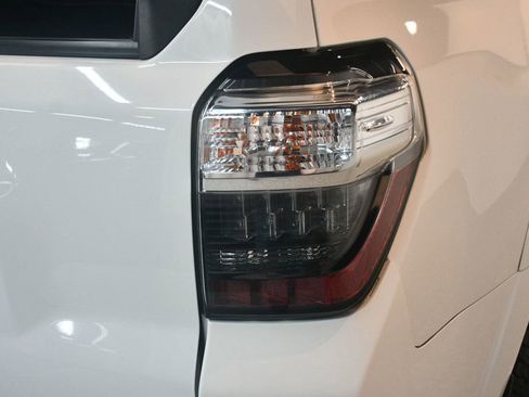 Used 2020 Toyota 4Runner TRD Off-Road Premium w/ Moonroof Package AWD/4WD image 16