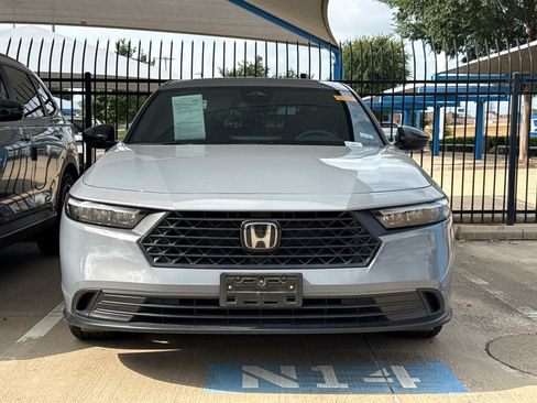 Used 2023 Honda Accord Sport image 2