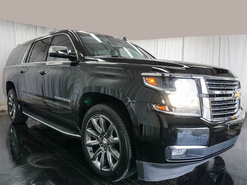 Used 2018 Chevrolet Suburban Premier image 2
