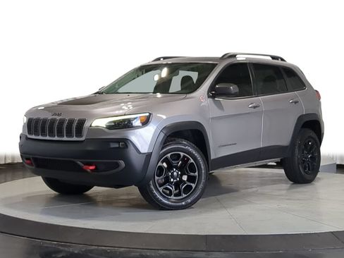 Used 2020 Jeep Cherokee Trailhawk w/ Cold Weather Group AWD/4WD image 1