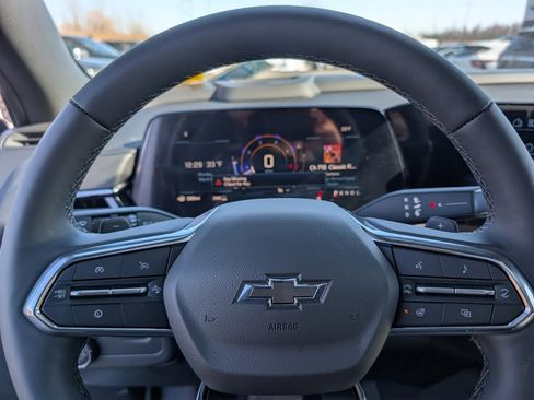 Used 2026 Chevrolet Suburban Z71 w/ Comfort Package image 12