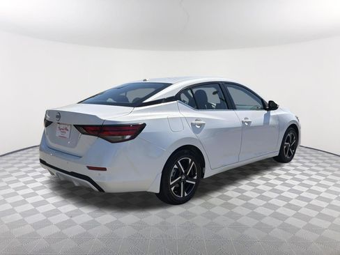 Used 2025 Nissan Sentra SV FWD image 16
