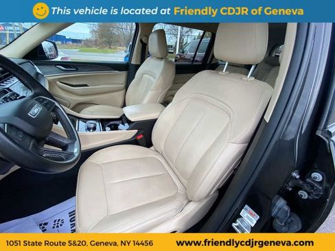 Used 2022 Jeep Grand Cherokee L Limited AWD/4WD image 9