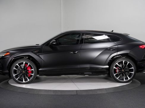 Used 2020 Lamborghini Urus image 6