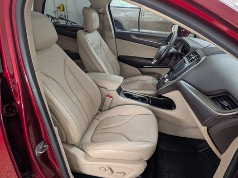 Used 2019 Lincoln MKC Reserve w/ MKC Technology Package AWD/4WD image 19