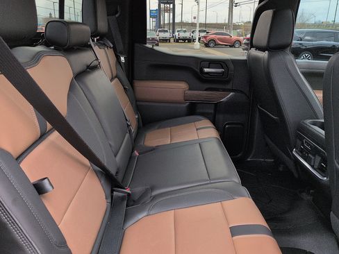 Used 2021 Chevrolet Silverado 1500 High Country w/ Technology Package image 8