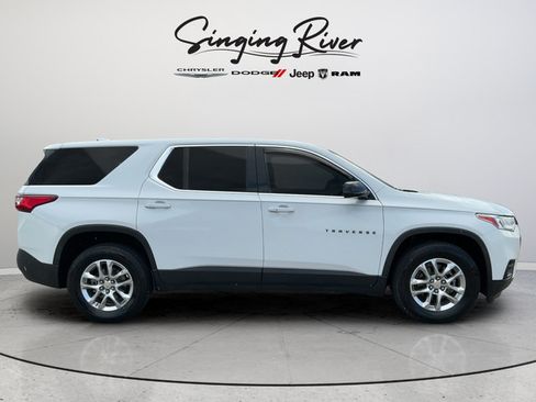 Used 2020 Chevrolet Traverse LS w/ LPO, Blackout Package FWD image 8