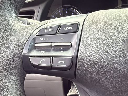 Used 2020 Hyundai Elantra SE FWD image 29
