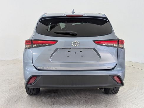 Used 2022 Toyota Highlander XLE image 10