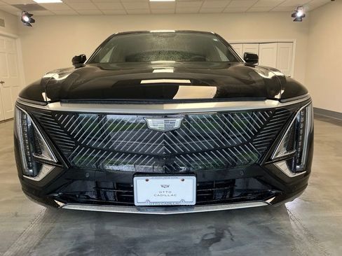 Certified 2024 Cadillac Lyriq Luxury w/ LPO, Floor Liner Package AWD/4WD image 5