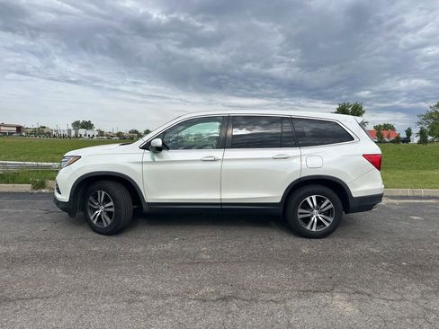 Used 2018 Honda Pilot EX image 6