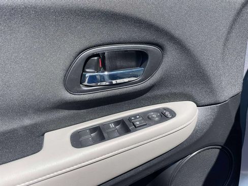 Certified 2021 Honda HR-V LX image 16