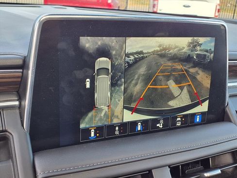 Used 2023 Chevrolet Suburban LT image 26