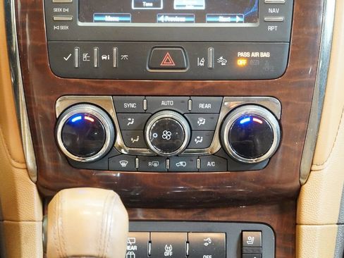 Used 2014 Buick Enclave Premium AWD/4WD image 18