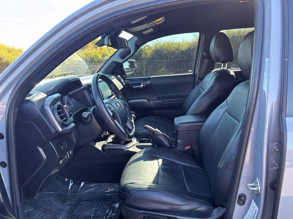 Used 2020 Toyota Tacoma TRD Off-Road AWD/4WD image 8