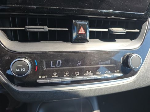 Used 2025 Toyota Corolla LE FWD image 25