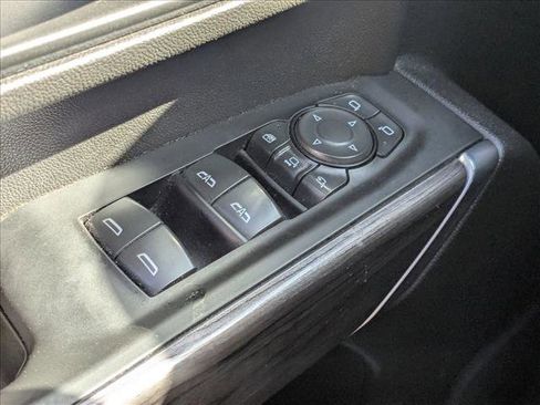 Used 2022 Chevrolet Silverado 2500 LTZ w/ LTZ Plus Package image 12