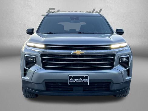 Used 2025 Chevrolet Traverse LT image 5