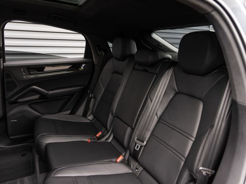 New 2026 Porsche Cayenne GTS AWD/4WD image 27