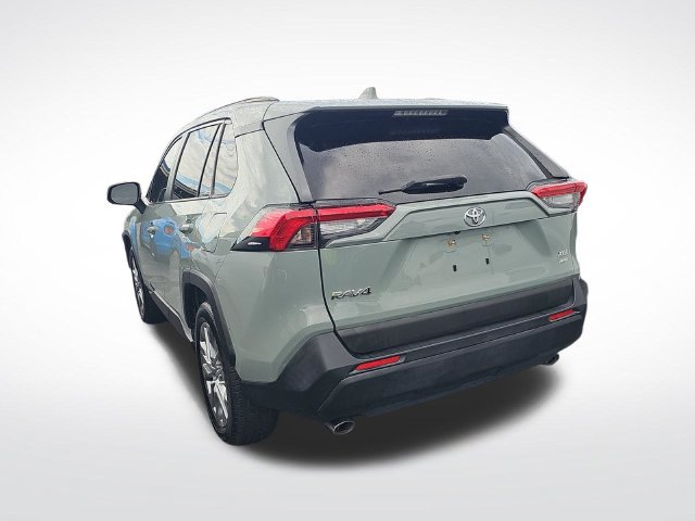 Used 2021 Toyota RAV4 XLE Premium AWD/4WD image 5