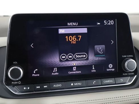 Used 2025 Nissan Rogue SV FWD image 28