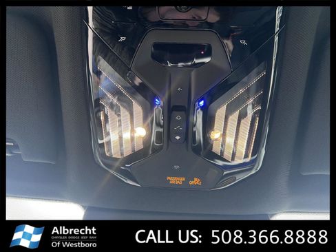 Used 2024 BMW 740i xDrive image 31