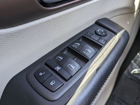 Used 2022 Chrysler Voyager LX FWD image 22