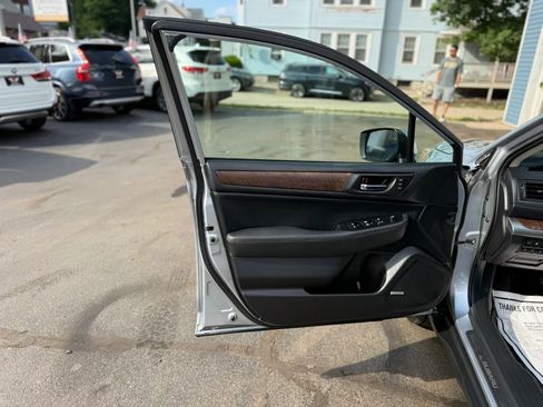 Used 2016 Subaru Outback 2.5i Limited AWD/4WD image 36
