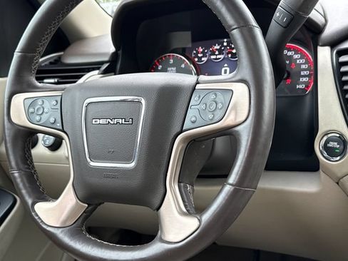 Used 2015 GMC Yukon Denali w/ Premium Package AWD/4WD image 12