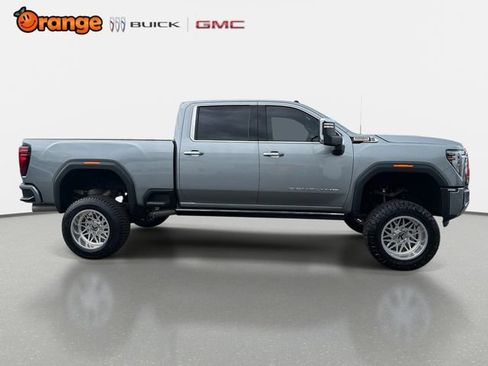 Used 2024 GMC Sierra 2500 Denali w/ Denali Reserve Package AWD/4WD image 2