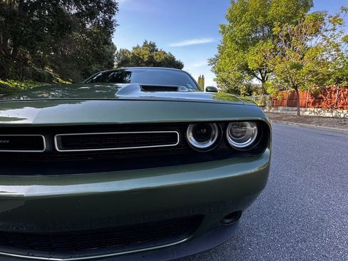 Used 2018 Dodge Challenger SXT RWD image 28