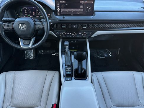 Used 2025 Honda Accord Touring image 14