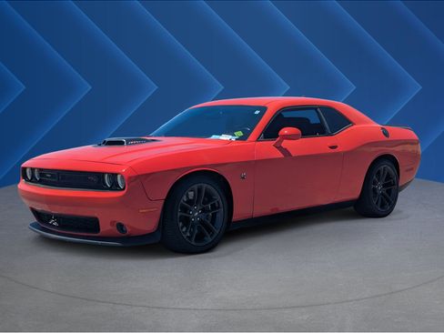 Used 2022 Dodge Challenger R/T Scat Pack w/ Shaker Package RWD image 7
