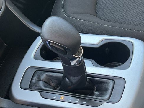 Used 2022 Chevrolet Colorado LT w/ Fleet Safety Package image 15