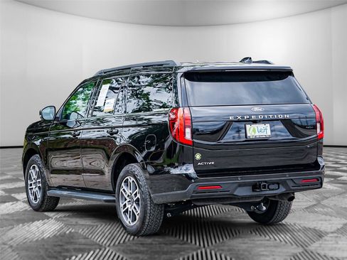 Certified 2025 Ford Expedition Active AWD/4WD image 6