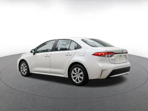 Used 2025 Toyota Corolla LE FWD image 7