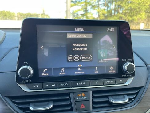 Used 2024 Nissan Altima 2.5 SV image 10