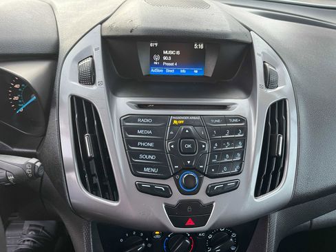 Used 2018 Ford Transit Connect XLT image 24